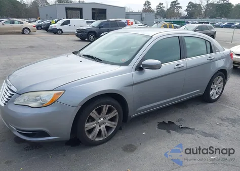 2013 Chrysler 200 Touring z USA, uszkodzony, nr VIN 1C3CCBBB0DN614798